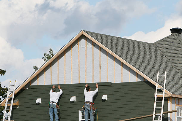 Professional Siding technician working in Auburn, IN